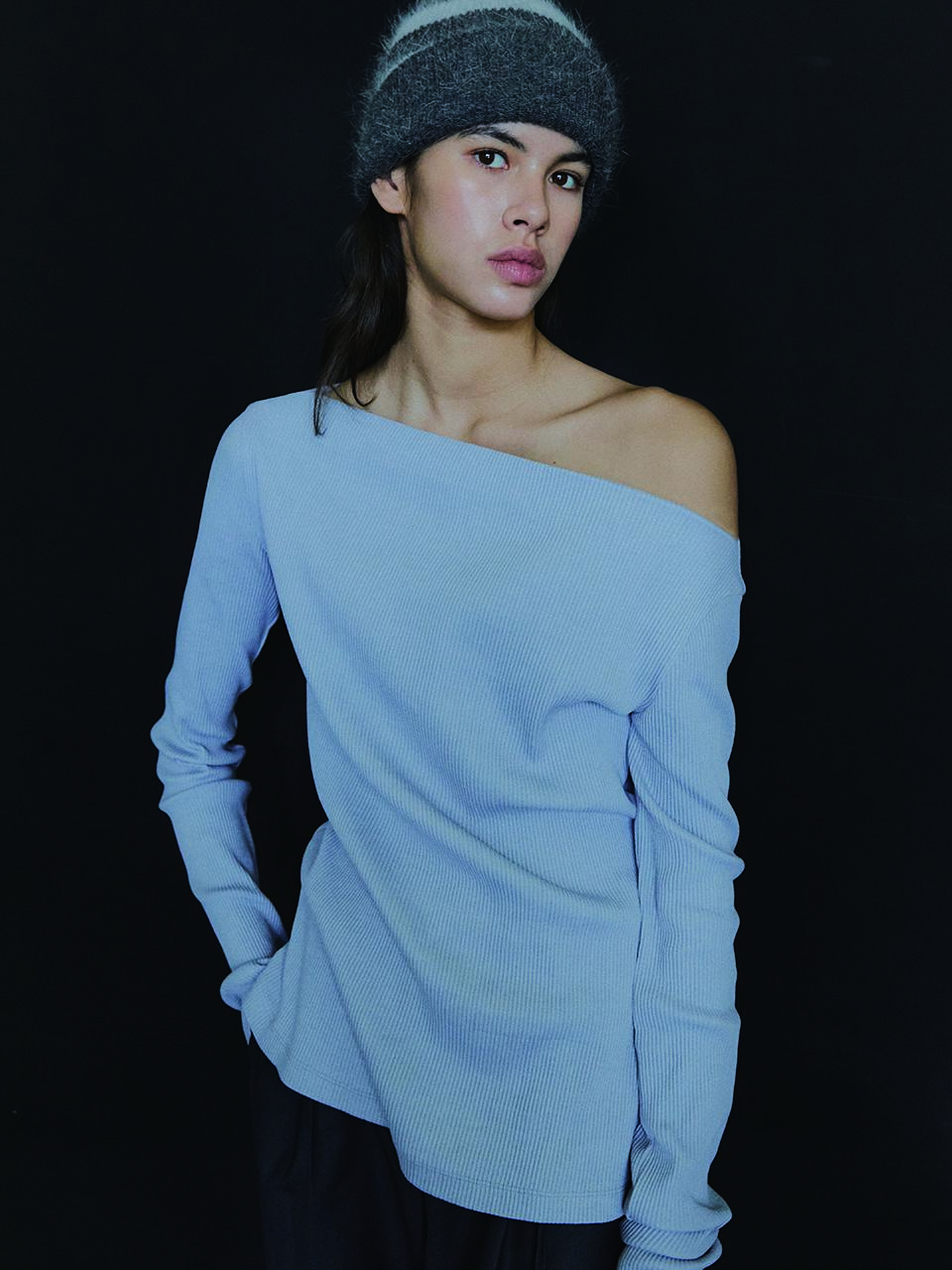 Ihr OFF SHOULDER RIBBED T SHIRTS / LIGHT BLUE