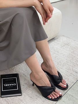 IN THE STAR Cushion Ribbon Sandals Black