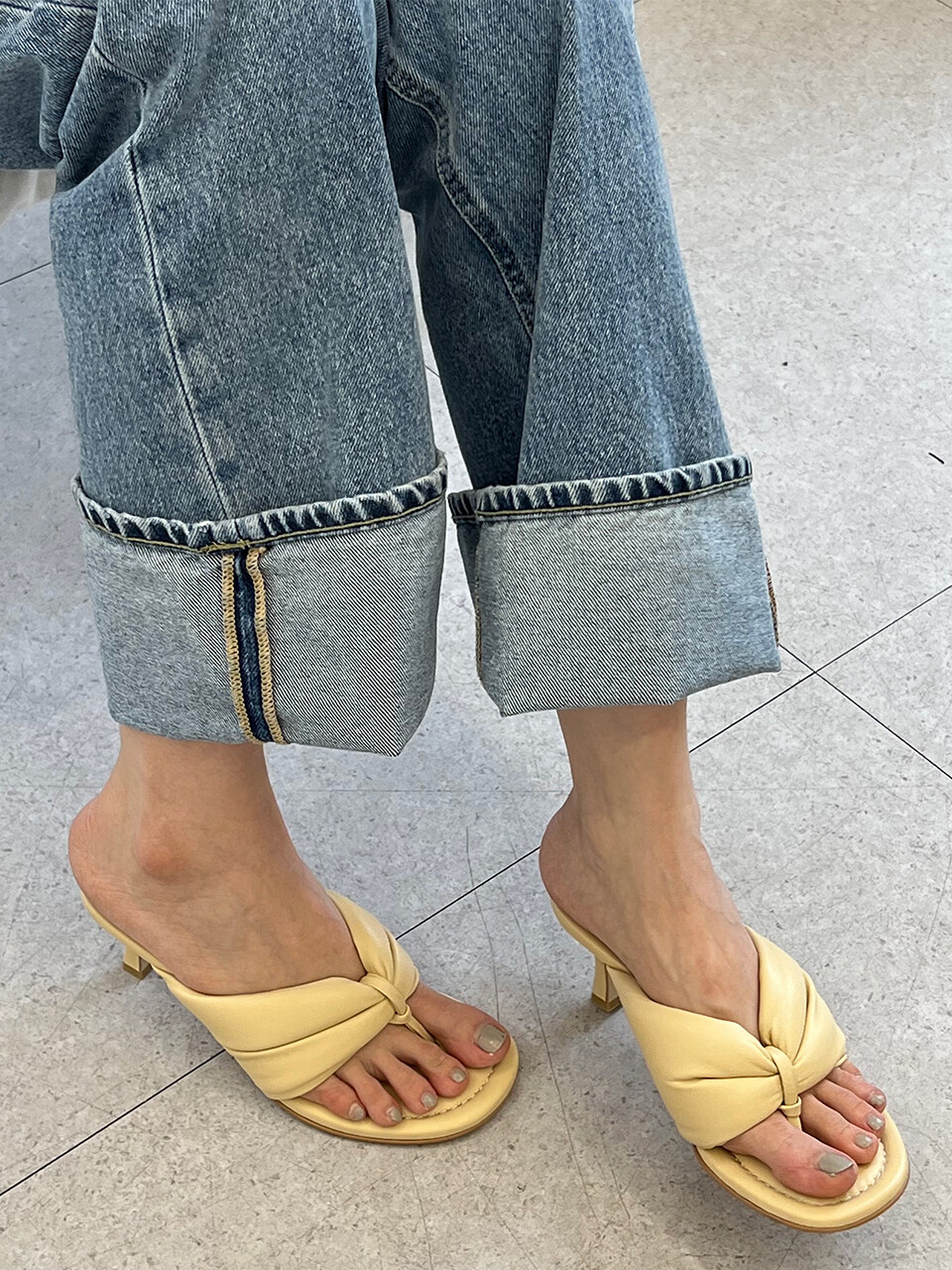 IN THE STAR Cushion Ribbon Sandals Butter