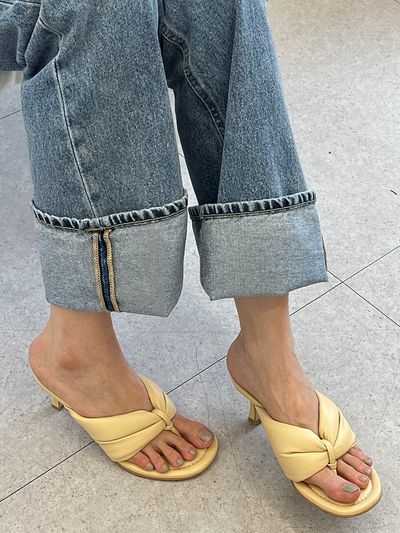 IN THE STAR Cushion Ribbon Sandals Butter