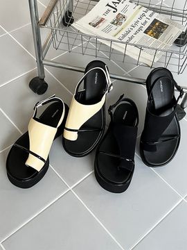 IN THE STAR Minetta Flip-Flops (2 Colors)