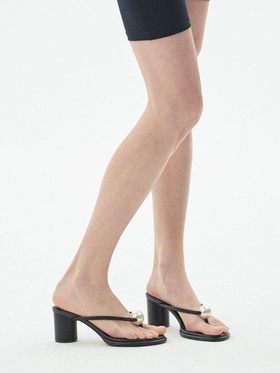 IN THE STAR Pearl Round Sandals