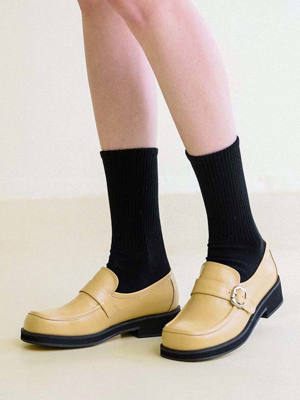 IN THE STAR Round Buckle Loafer_Butter