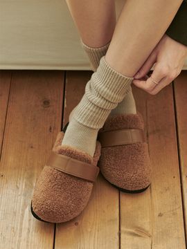 IN THE STAR Row Velcro Fur Clog