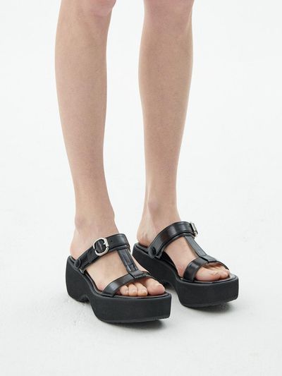 IN THE STAR T Line 2 Way Glossy Sandals