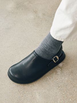 IN THE STAR Unbalance Round Buckle Clog_2 Colors