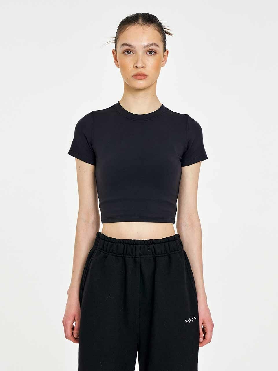 INJIACTIVE Classic Crew Neck Crop Tee_ Modern Black
