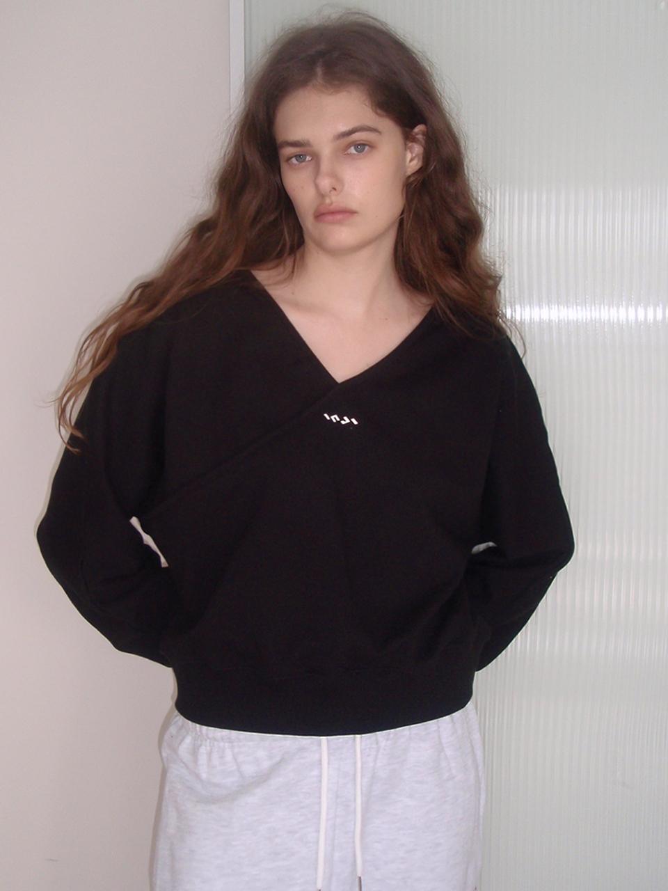 INJIACTIVE Cross Y Neck Sweatshirt_Black