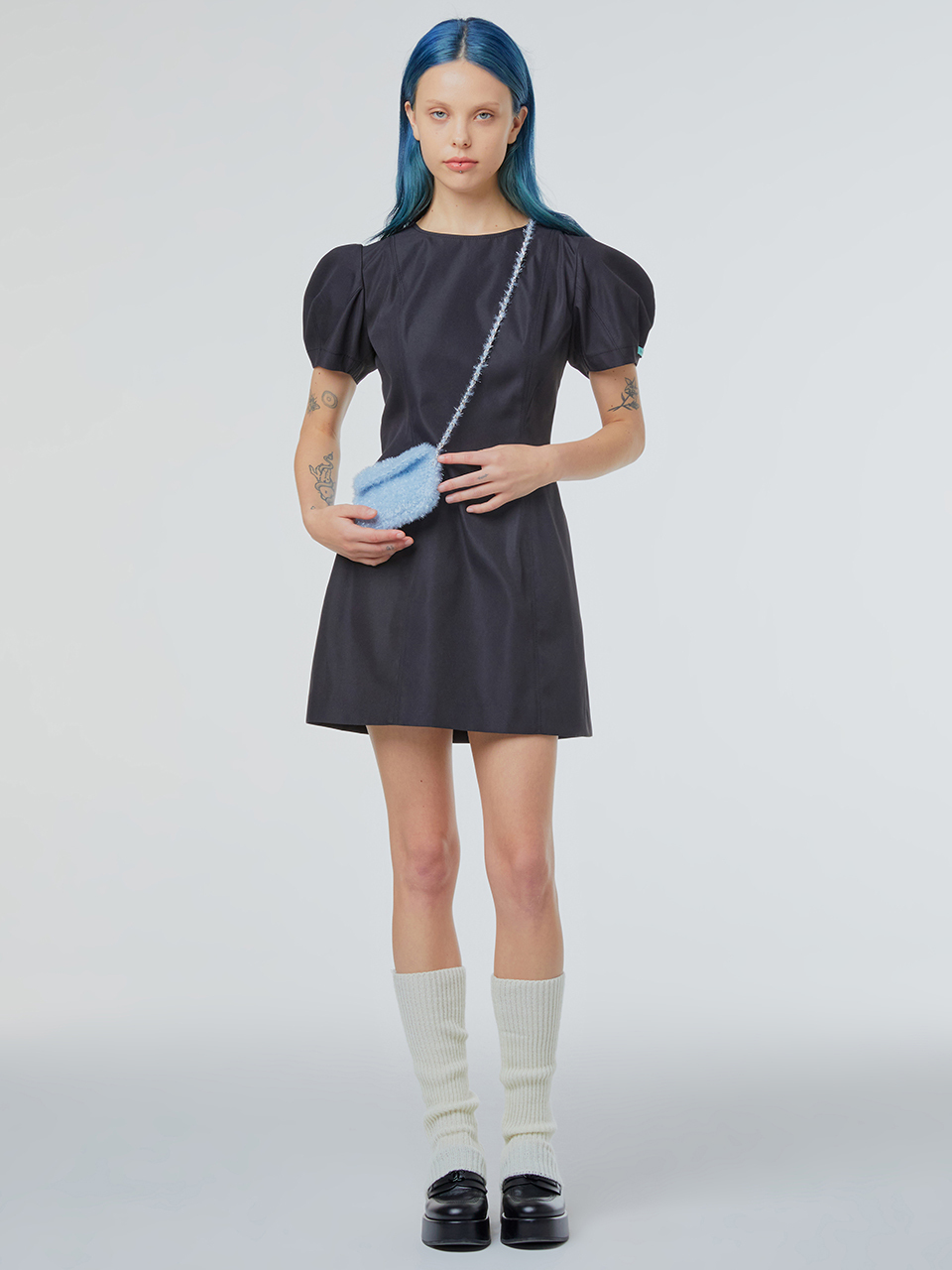 INSTANTFUNK Sequinned-knit Chain Mini Bag_Blue