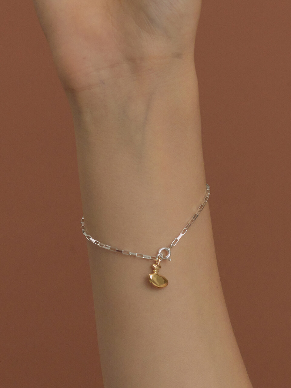 Invisible collage Small Round Everyday Bracelet_Silver