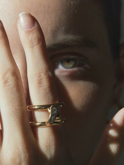 Invisible collage White Between Ring - Gold
