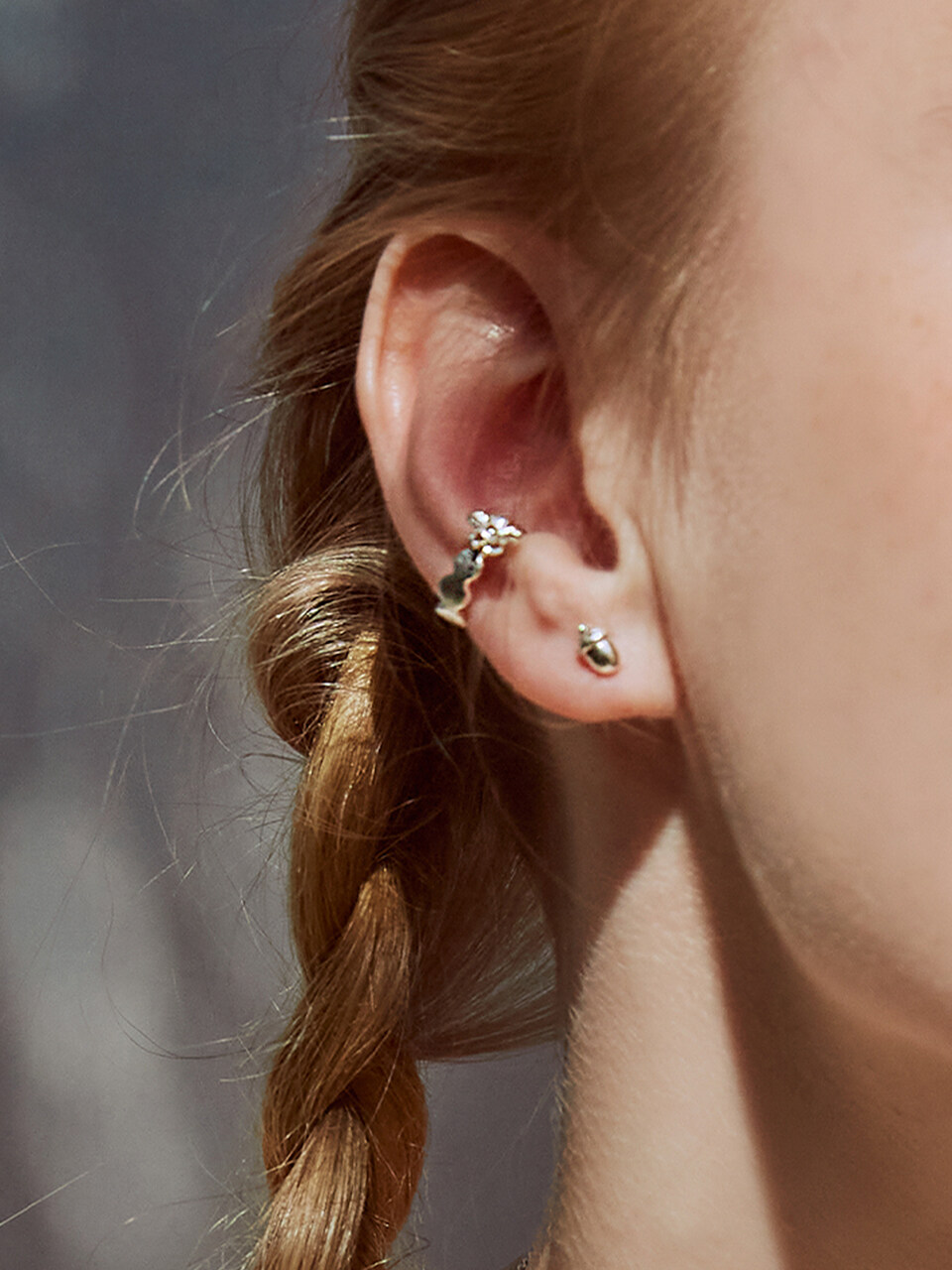 Iris Petite Foret Petal Earcuff