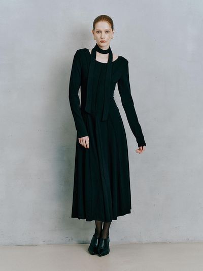 itte IT_Black vertical stitching dress