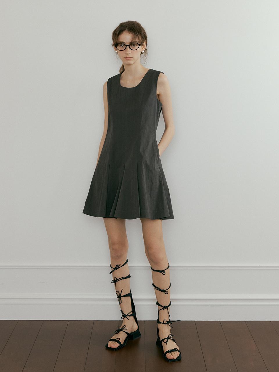IULAI Turntee Dress - Charcoal Brown