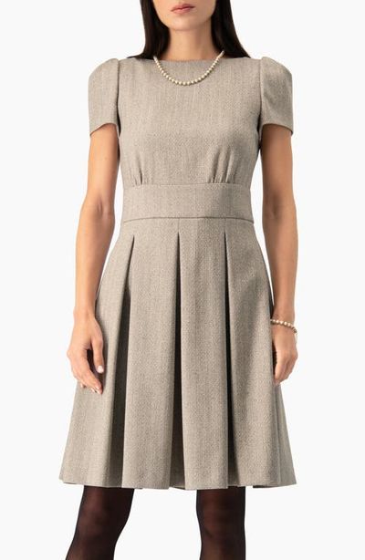 IVONNE IVONNE Pleated-skirt Dress With Cap Sleeves