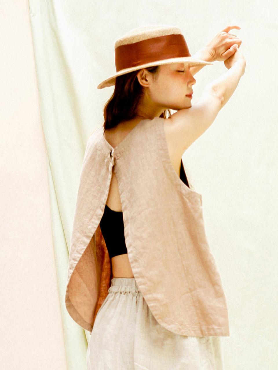 J VINEYARD Back Open Beige Vest