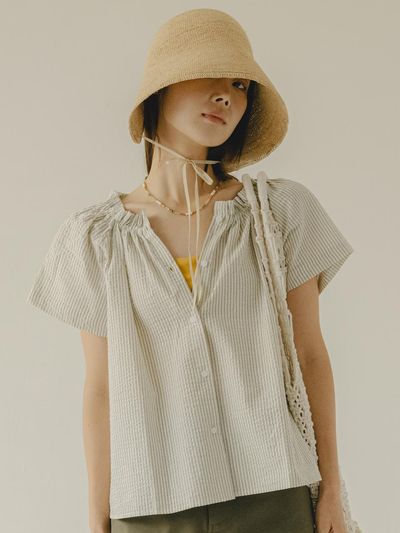 J VINEYARD Seersucker Off Shoulder Cream Blouse