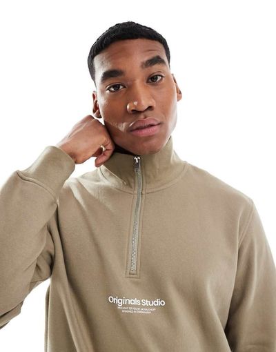Jack & Jones Jack & Jones 1/4 zip sweat with logo in sage-Neutral