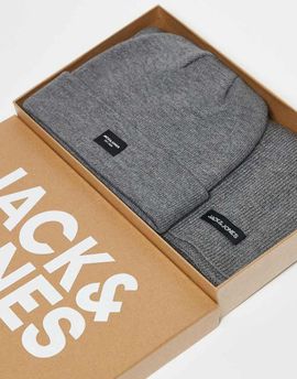 Jack & Jones Jack & Jones beanie and scarf gift set in charcoal-Gray