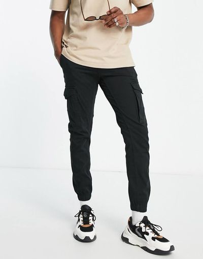 Jack & Jones Jack & Jones Intelligence cuffed cargo pants in black