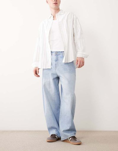 Jack & Jones Jack & Jones Joey barrel jeans in light blue wash