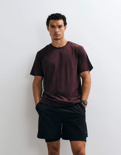 Jack & Jones Jack & Jones Sports breathable training T-shirt in burgundy-Red