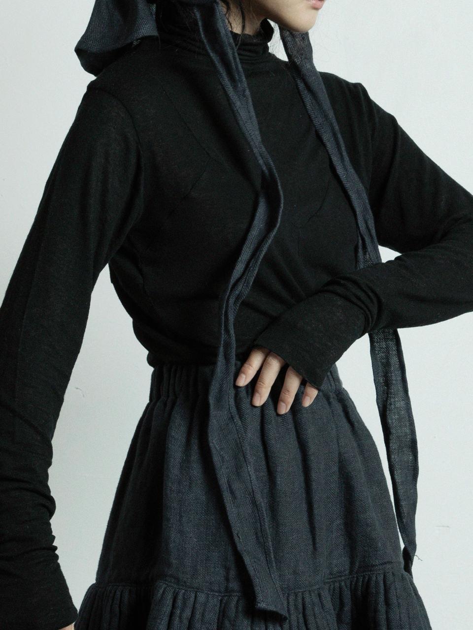 JAMMER line high neck top: line high neck top - black