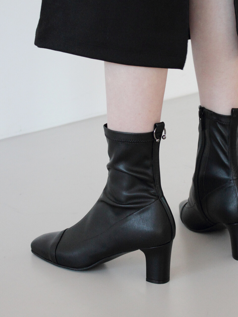 JAM’T LOOIE Ankle Boots