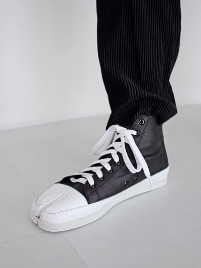 JAM’T Unisex Tabi High Top Sneakers_Black