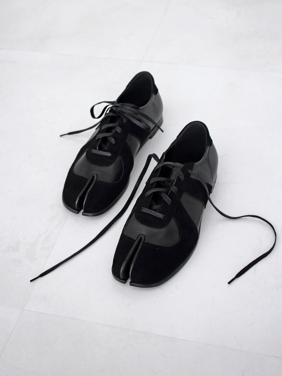 JAM’T Unisex Tabi Loafer_Black