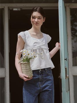 J`ASP Blossom Ribbon Crop Top (White)