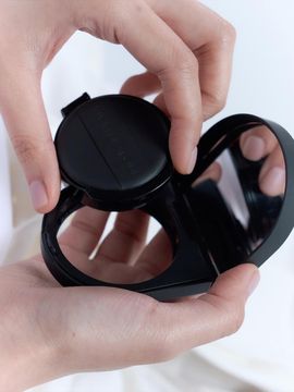 JAVIN DE SEOUL Wink Cushion Mat Pocket 8g