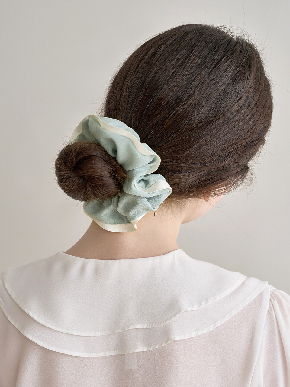 Jean Paul Clarisse Color Piping Scrunchie