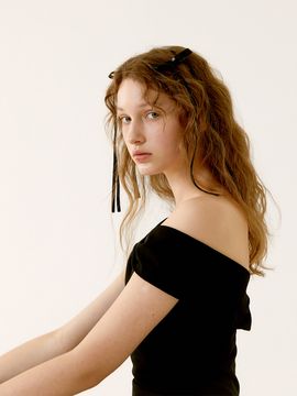 Jean Paul Clarisse Drop Long Ribbon Claw Pin