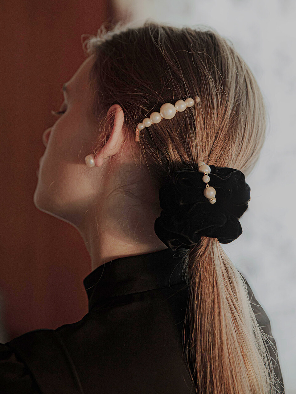 Jean Paul Clarisse Pearl Velvet Scrunchie