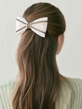 Jean Paul Clarisse Winkle Crystal Pearl Ribbon Pin