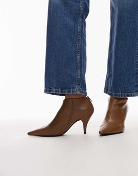 Jeffrey Campbell Jeffrey Campbell heeled ankle boots in tan-Brown