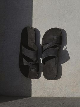 JERUSALEM SANDALS Nubuck Handcrafted Minimalist Sandal [Black]