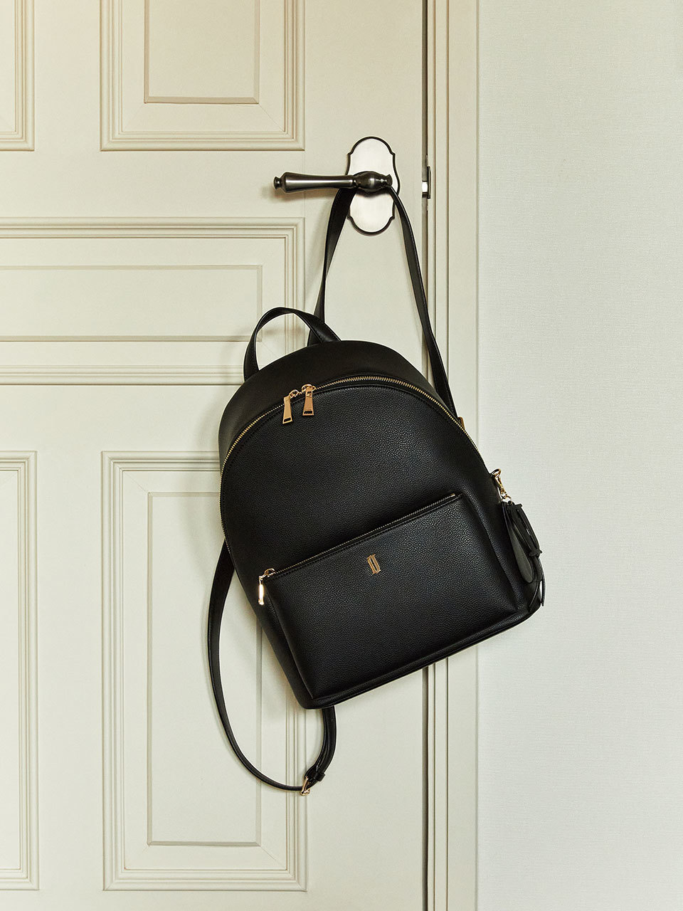J.ESTINA Joelle Lani Medium Backback Black JHNCHB1BS898BK98