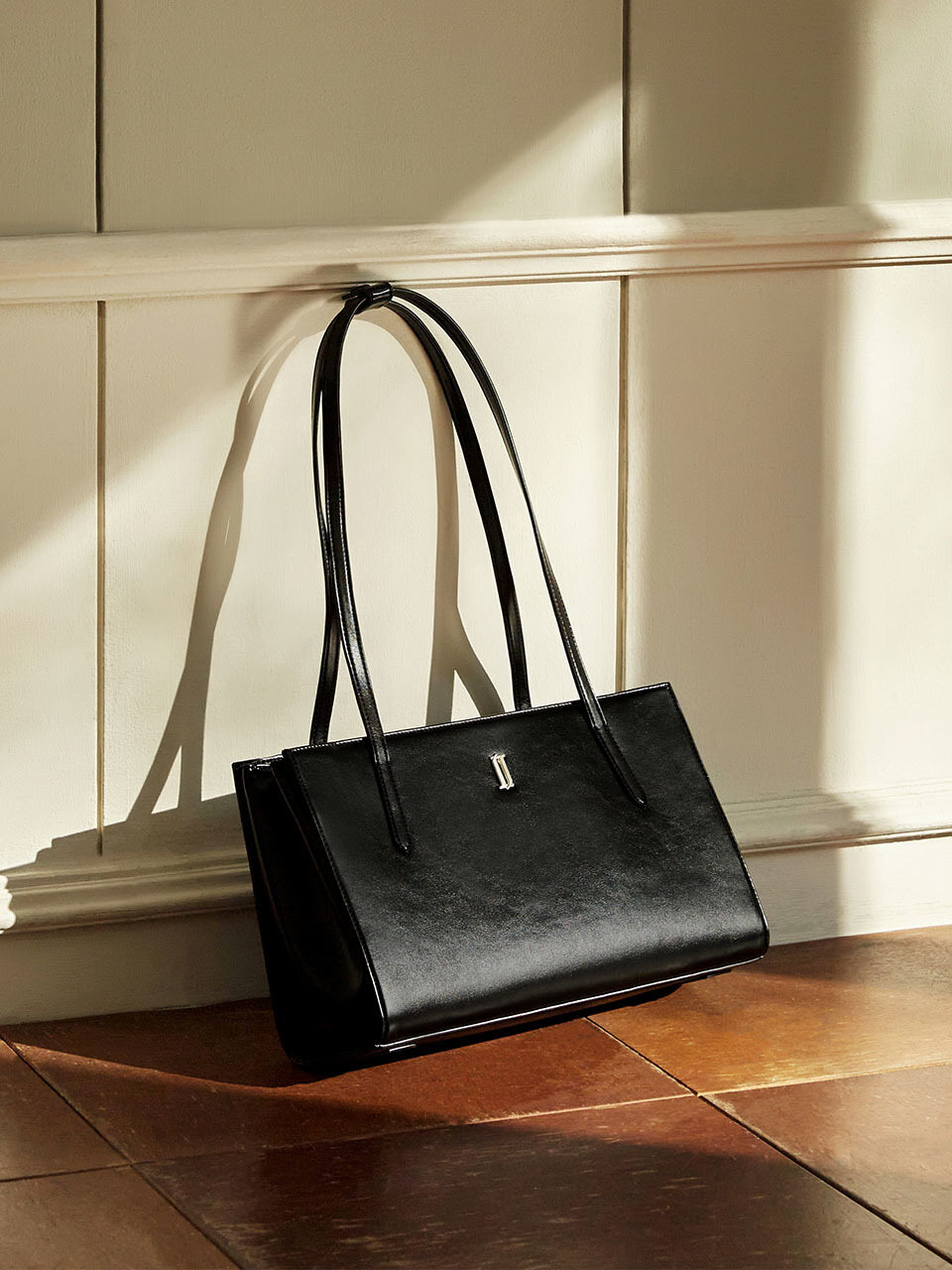 J.ESTINA Mano EW Lon Shoulder Bag Black