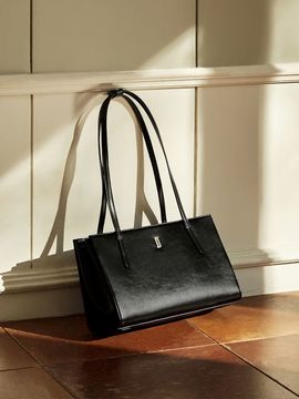 J.ESTINA Mano EW Lon Shoulder Bag Black