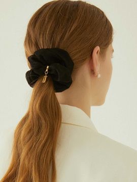 J.ESTINA Suede Hair Scrunchie _ Deep Black