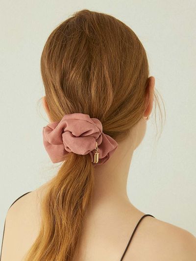J.ESTINA Suede Hair Scrunchie _ Muted Pink