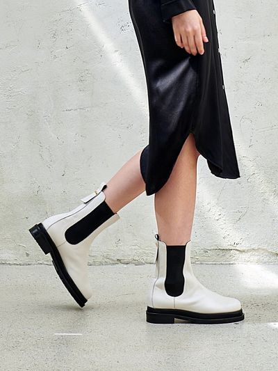 jeu d`art Back Line Chelsea Ankle Boots - White