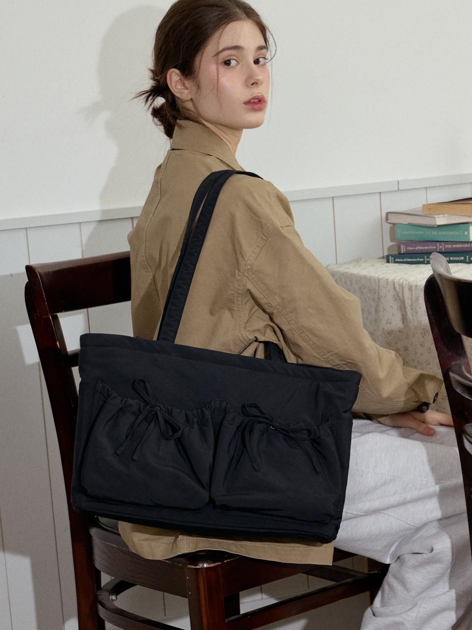 JILL BY JILLSTUART Charlie Ribbon Large Shoulder Bag (JLBA5E031IV)