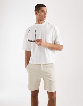 JJ Rebel JJ Rebel chino shorts in cream-White