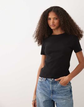 JJ Rebel JJ Rebel ribbed short sleeve t-shirt in black