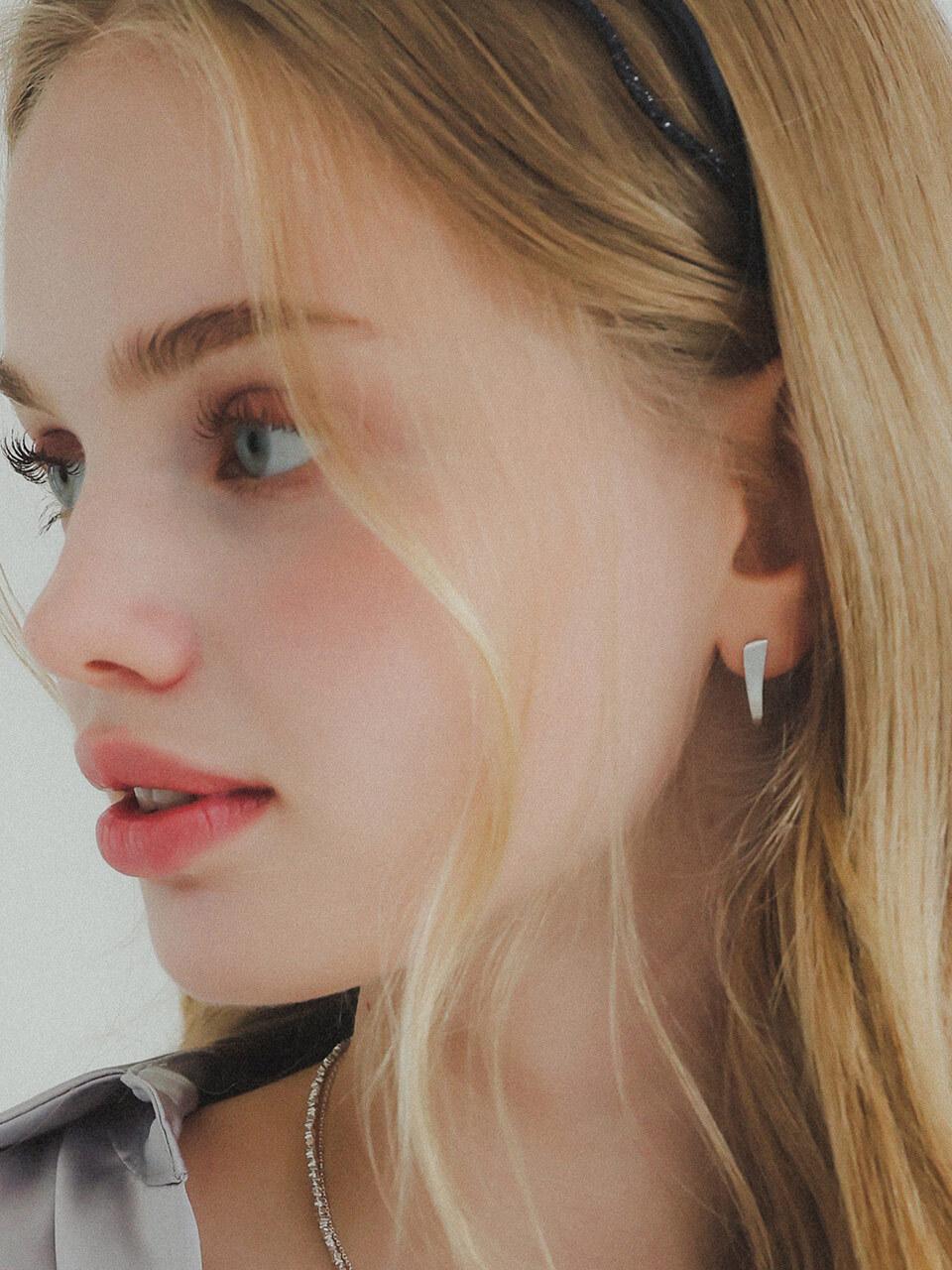 J.Lauren Bold V One Touch Silver Earrings