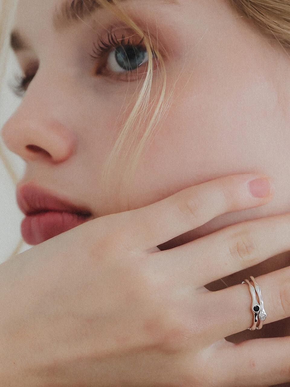 J.Lauren Onyx Cubic Wave Silver Ring R0675