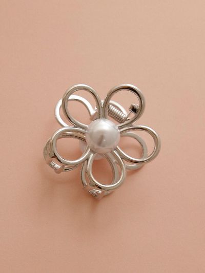 J.Lauren Pearl Point Flower Hair Claw Clip H01184